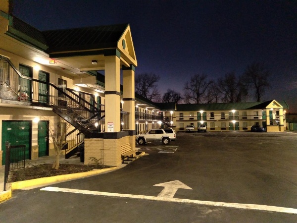 Super 8 by Wyndham Columbia image 2